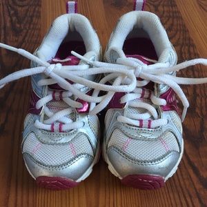 Stride rite walking sneaker